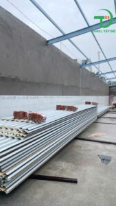 Tôn pu vân gỗ sản xuất tại nhà máy Panel Tây Đô 